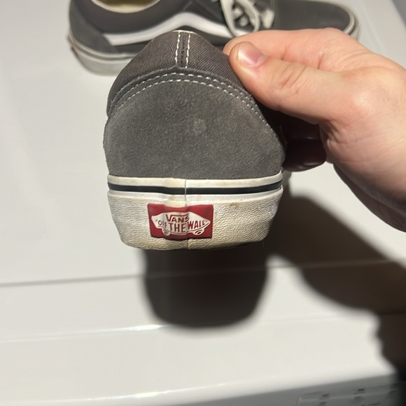 Vans - Picture 2 of 11